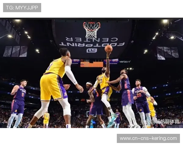 湖人太阳伤员众多,布克与詹姆斯领导力比拼成焦点 湖人太阳伤员众多,布克与詹姆斯领导力比拼成焦点